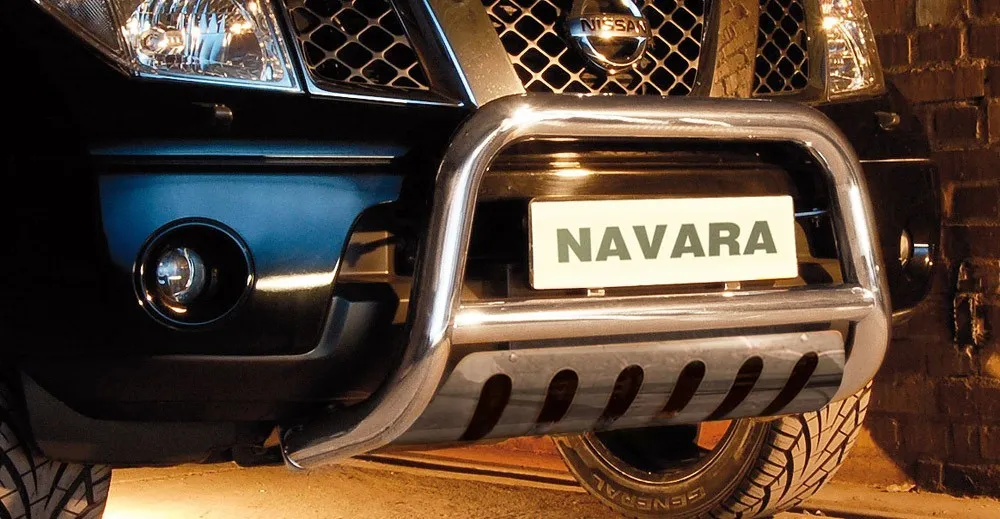 Pare-buffle avec plaque de protection Nissan Navara V6 (2010-2015)