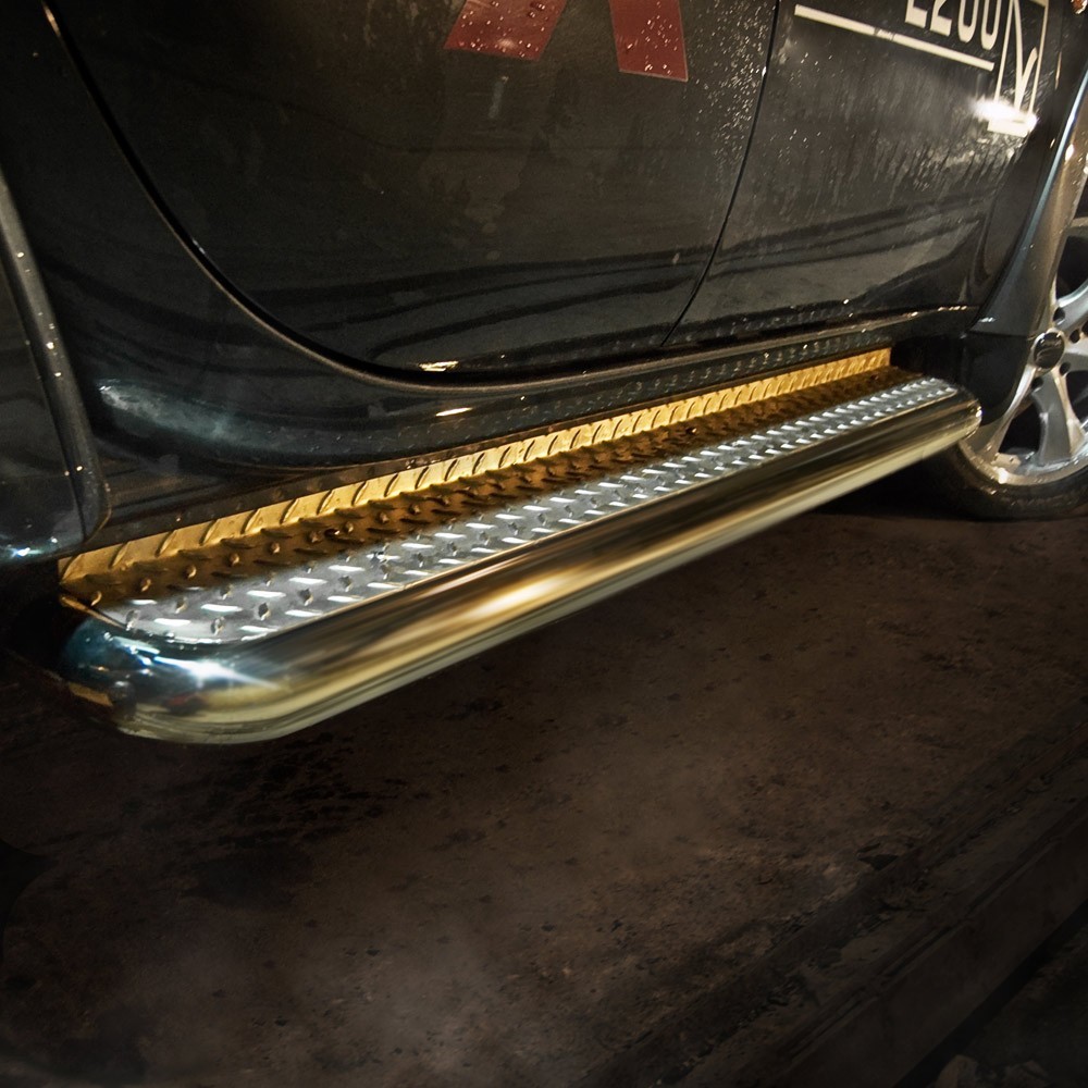 Marchepieds Mitsubishi L200 (2007-2009) - Plat Avec Plaque Anti Dérapante -