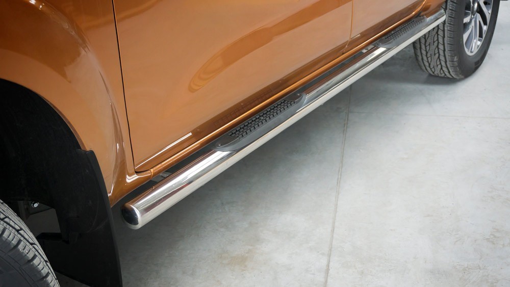 Marchepieds Nissan Navara NP300 (2015-) - Latéraux avec revêtement en plastique anti-dérapant -