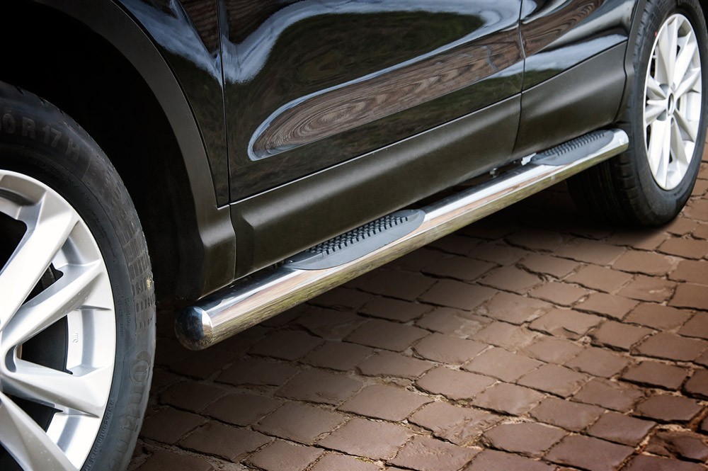 Marchepieds Nissan Qashqai (2013-) - Latéraux avec revêtement en plastique anti-dérapant -