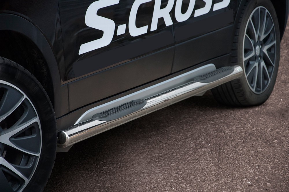 Marchepieds Suzuki SX4 S-CROSS (2013 - 2016) - Latéraux avec revêtement en plastique anti-dérapant -