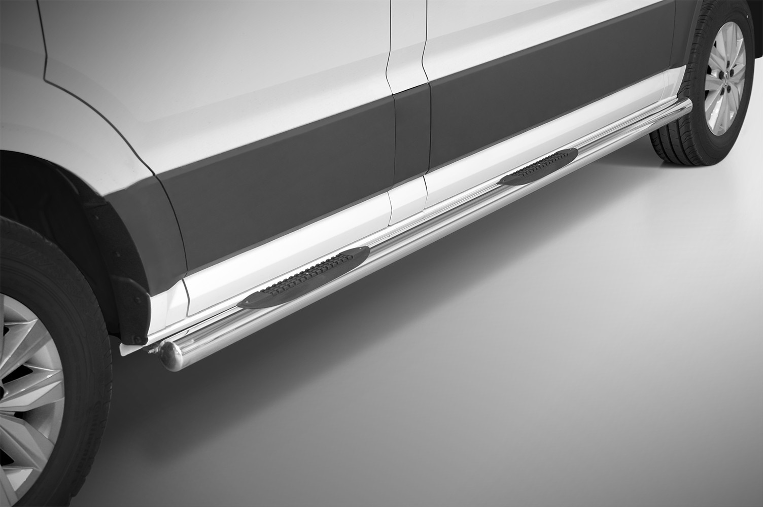 Marchepieds VW Crafter Court (2017-) - Latéraux avec revêtement en plastique anti-dérapant -