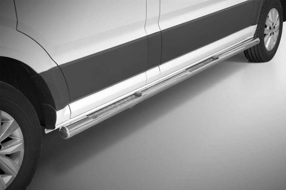 Marchepieds VW Crafter Court (2017-) - Latéraux avec revêtement en plastique anti-dérapant -