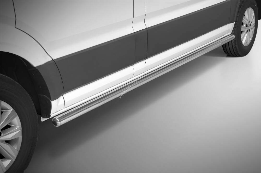 Marchepieds VW Crafter Court (2017-) - Latéraux avec revêtement en plastique anti-dérapant -