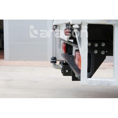Attelage Nissan CABSTAR pick-up et chassis cabine (1998-9/2011) + faisceau standard [Rotule sur platine] 