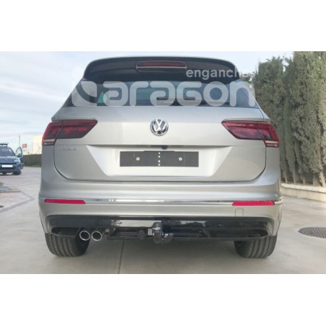 Attelage Volkswagen Tiguan II à partir de 2016 [Rotule avec outils]