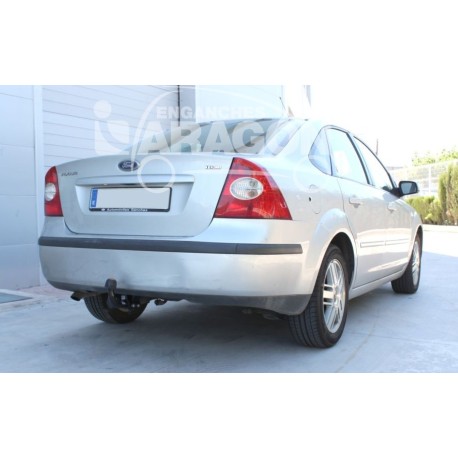 Attelage FORD FOCUS 1 Hayon de 1998 à 2005 + Faisceau standard [Rotule sur platine] 