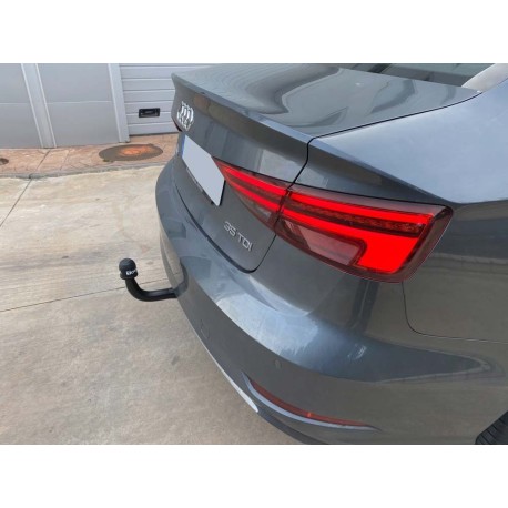 Attelage Audi A3 Sportback (2013-) + Faisceau spécifique [Rotule automatique] 