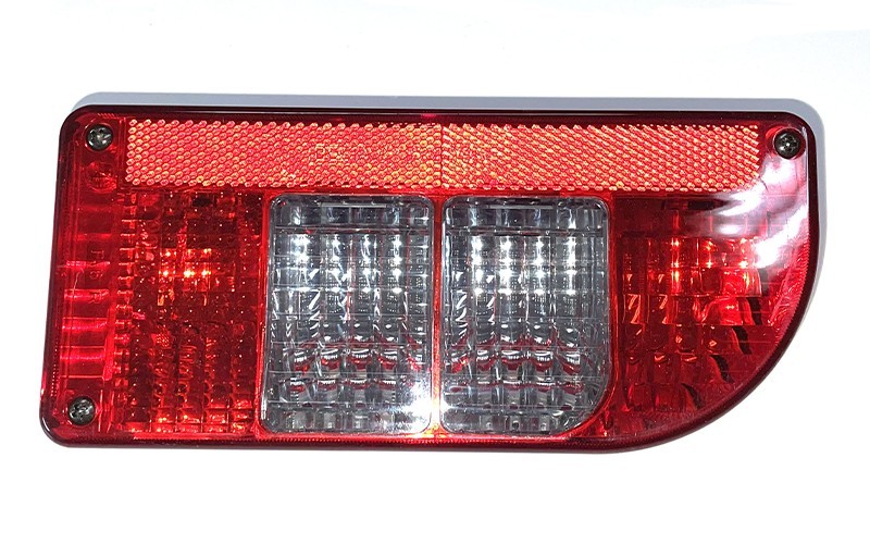  FEU ARRIÈRE 4 FONCTIONS POUR REMORQUE