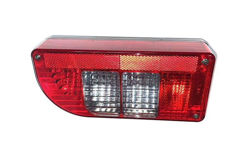  FEU ARRIÈRE 4 FONCTIONS POUR REMORQUE