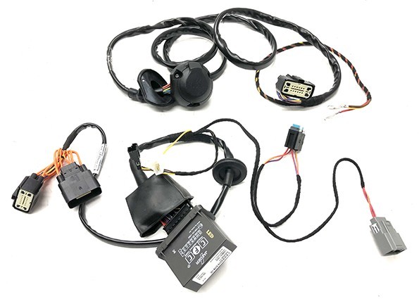 Faisceau spécifique multiplexé 7 broches Ford Tourneo Custom à partir du 06/2016 (avec préparation attelage)