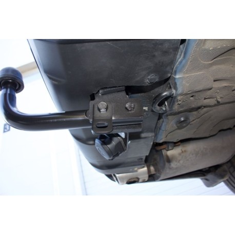 Attelage Aragon pour Subaru Outback produit du 01/2004 au 12/2009 [Rotule Col De Cygne. CDC]